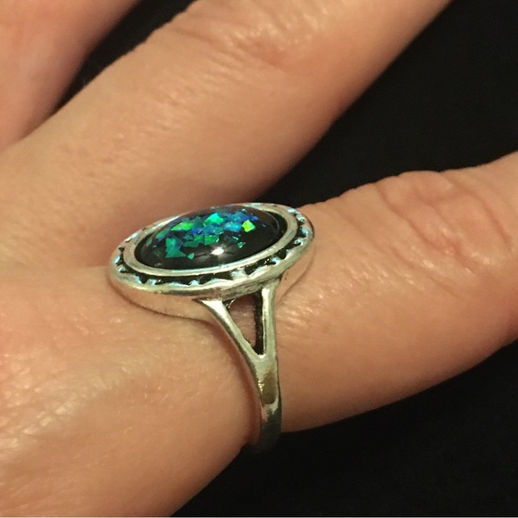 Oval Mystical Green and Blue Sparkle Stone Ring - Picture 3 of 4